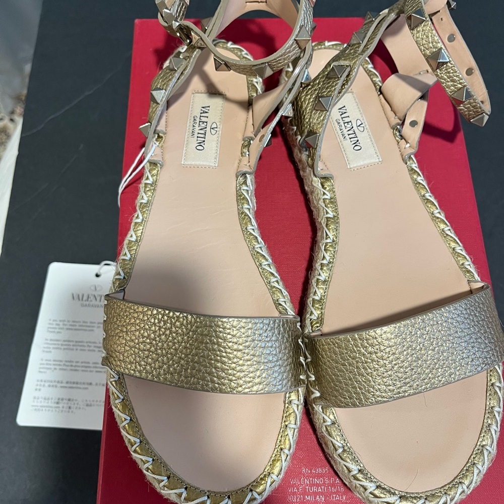 Valentino Gold Textured Studded Sandals Size 37 NWT!